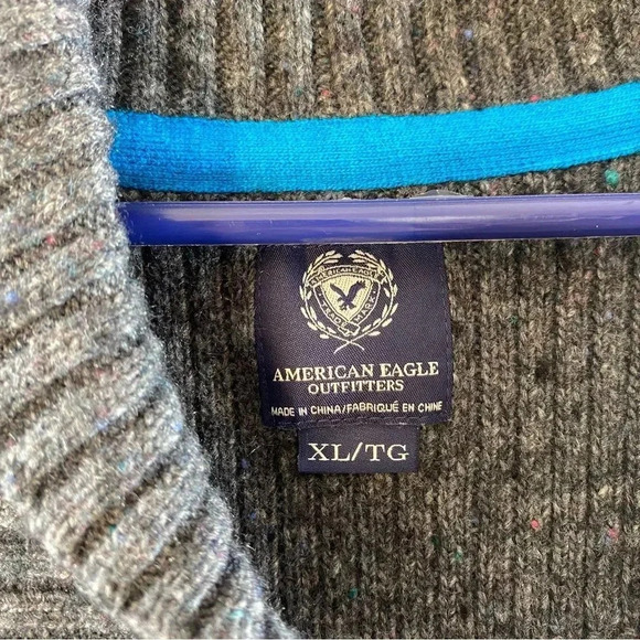 American Eagle Outfitters Button Cardigan 🦈 - Picture 3 of 4